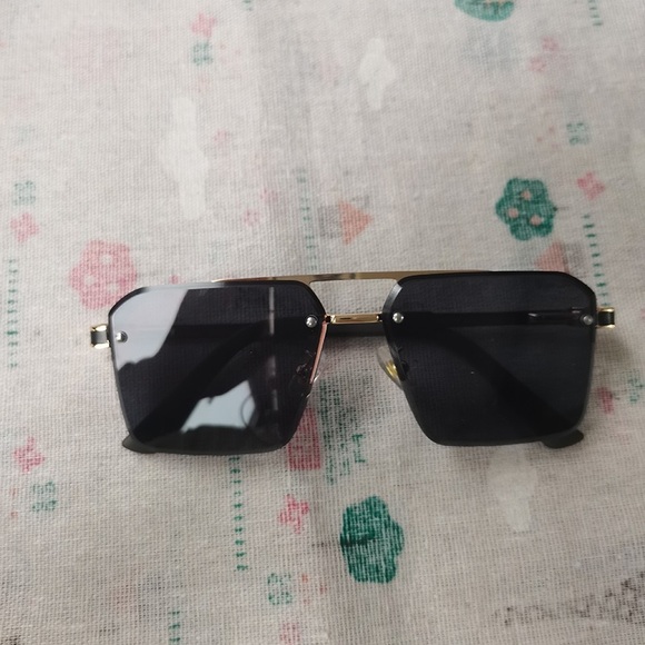 Cartier Sunglasses Gold frame Eyeglasses Black - Picture 2 of 12